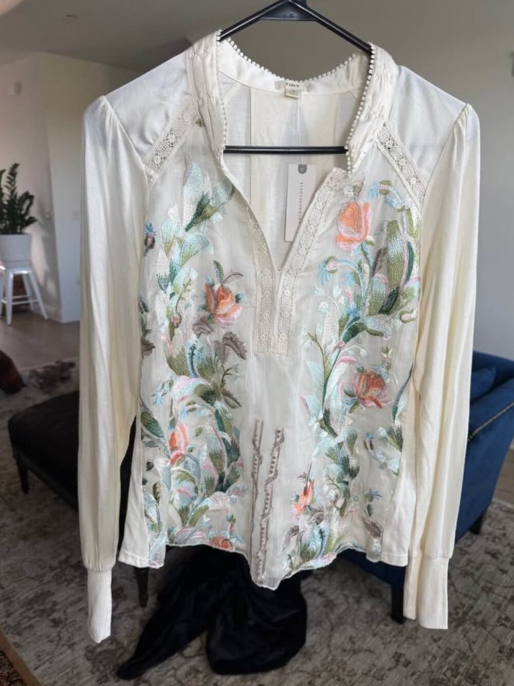 Anthropologie shirt (size S)